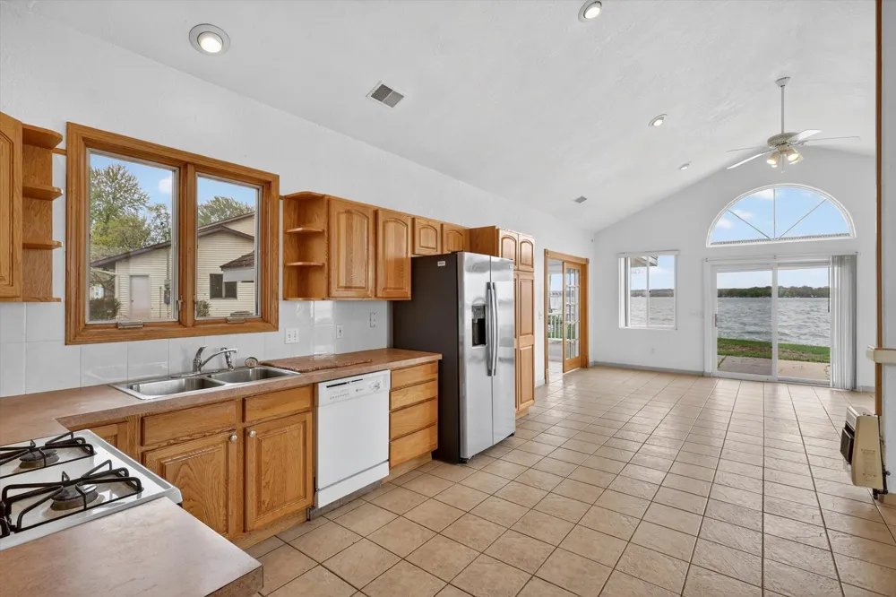 13117 Lakeshore Drive Wayland Township, MI 49344