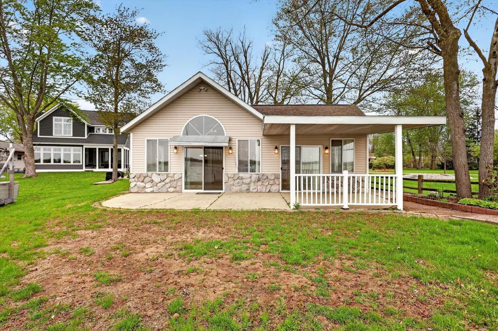 13117 Lakeshore Drive Wayland Township, MI 49344