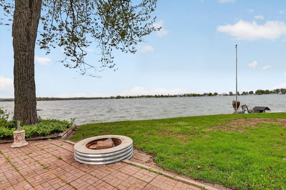 13117 Lakeshore Drive Wayland Township, MI 49344