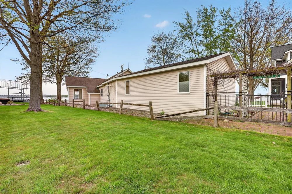 13117 Lakeshore Drive Wayland Township, MI 49344