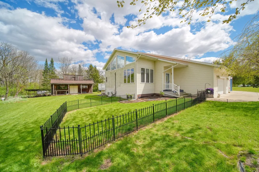 7155 Bayview Road Napoleon Township, MI 49201