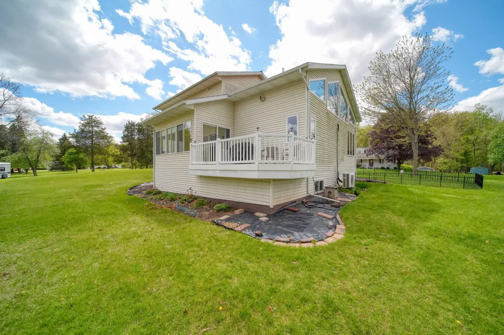 7155 Bayview Road Napoleon Township, MI 49201
