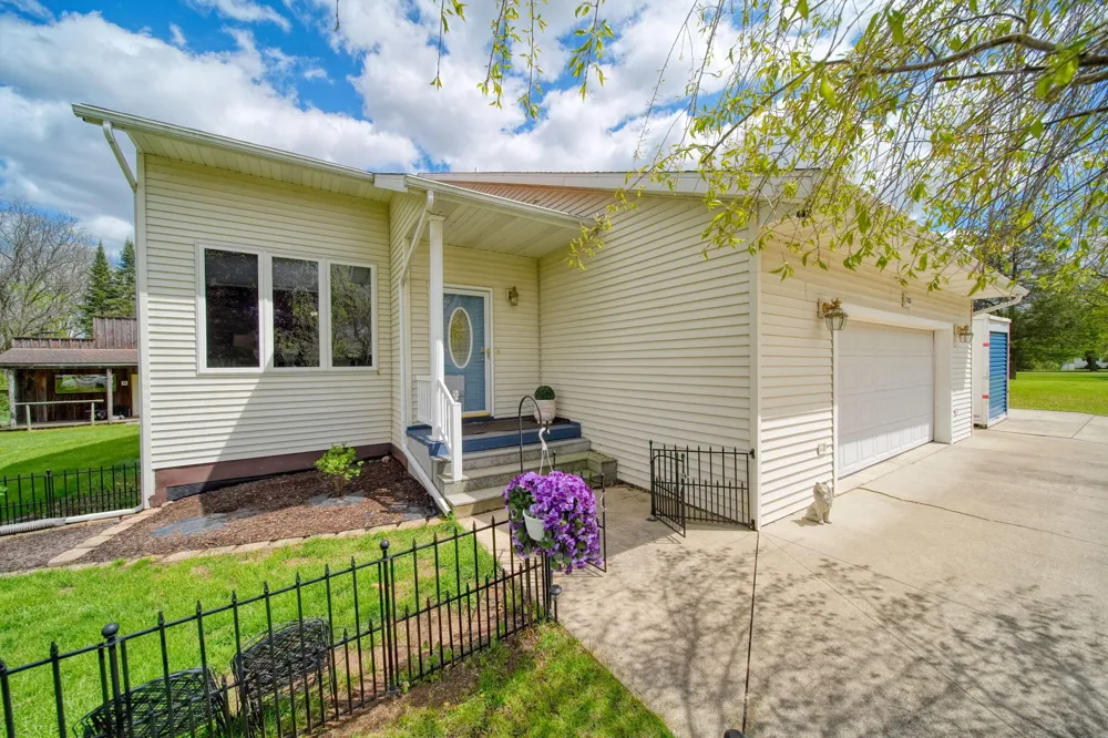 7155 Bayview Road Napoleon Township, MI 49201