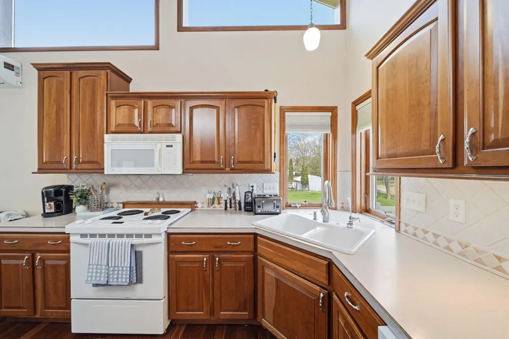 7155 Bayview Road Napoleon Township, MI 49201