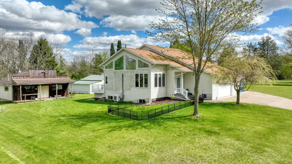 7155 Bayview Road Napoleon Township, MI 49201