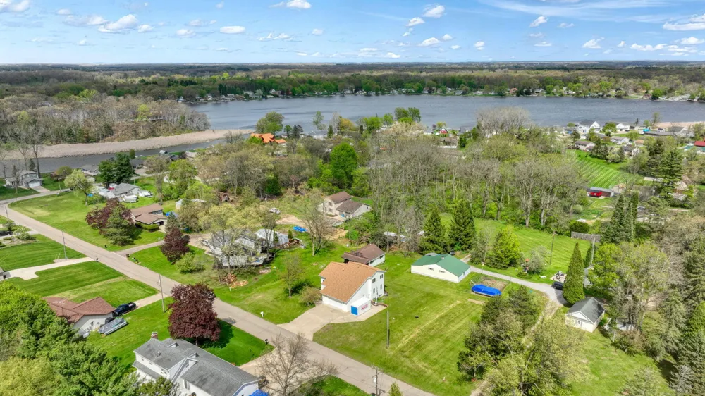 7155 Bayview Road Napoleon Township, MI 49201