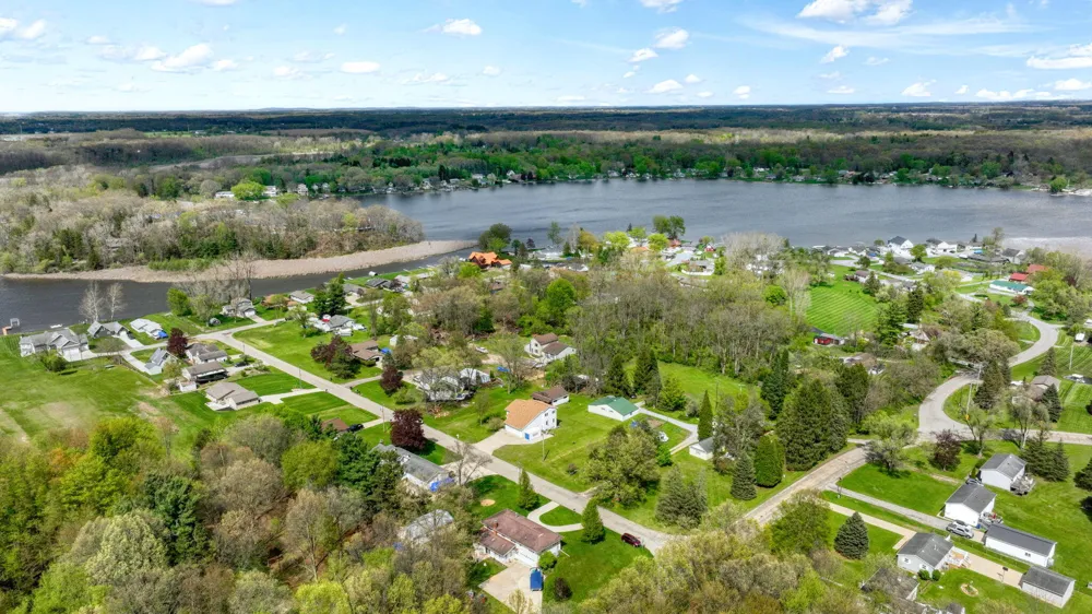 7155 Bayview Road Napoleon Township, MI 49201