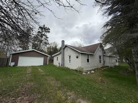 110 W Carl Street