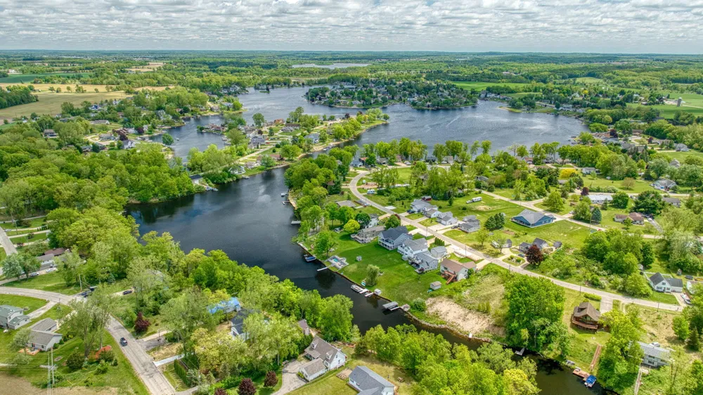 10771 Woodbrook Drive Somerset Township, MI 49233