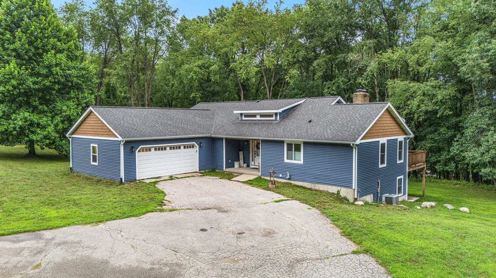 8300 Grand River Drive SE Cascade Charter Township, MI 49301