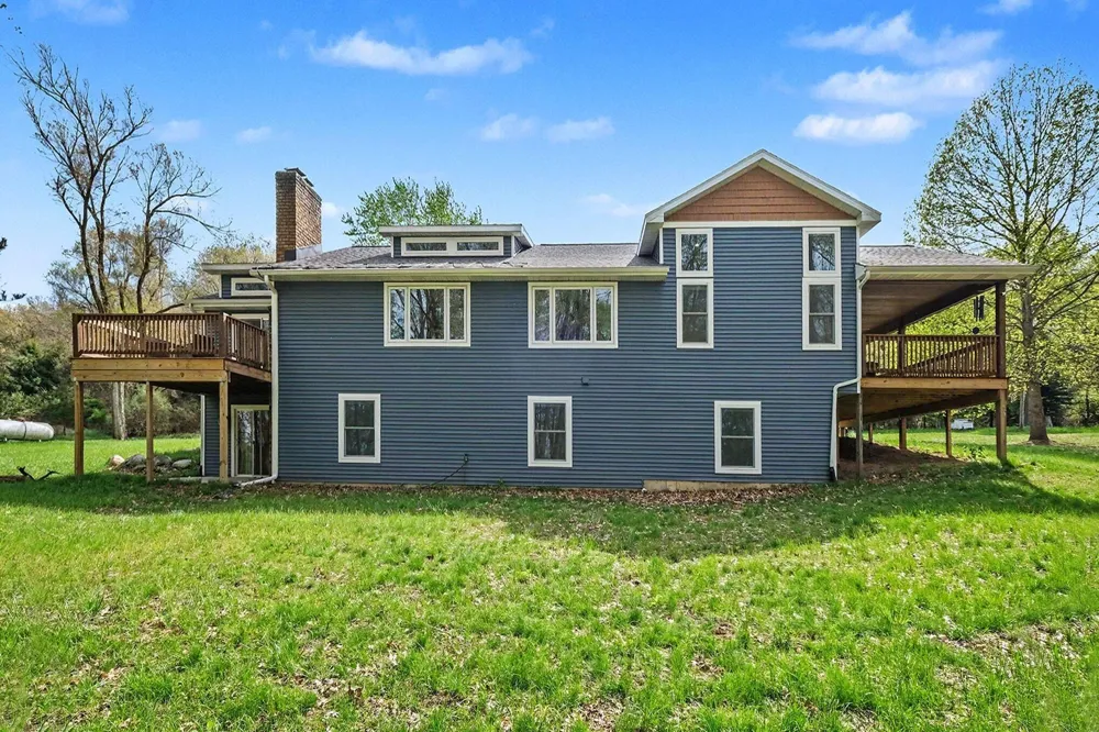 8300 Grand River Drive SE Cascade Charter Township, MI 49301