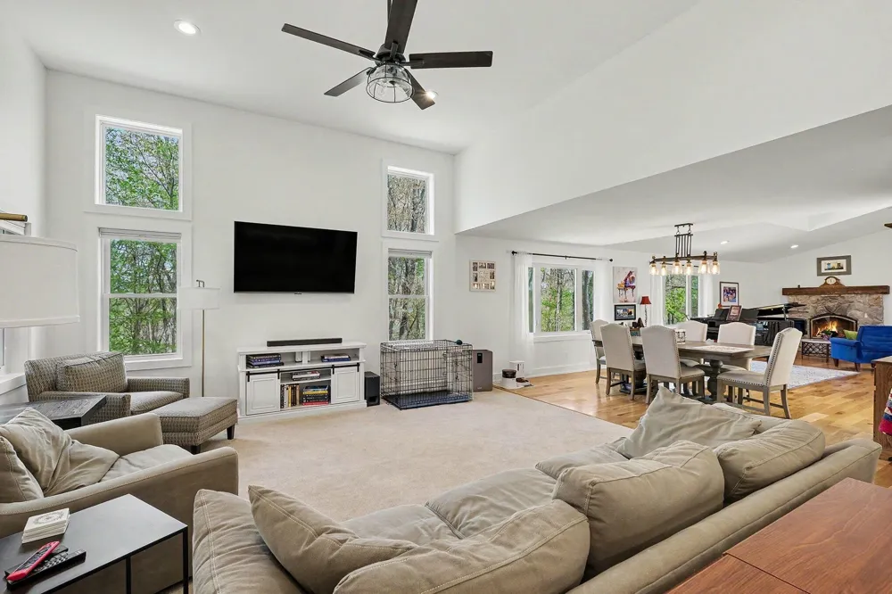 8300 Grand River Drive SE Cascade Charter Township, MI 49301
