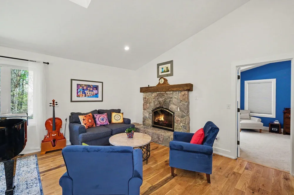 8300 Grand River Drive SE Cascade Charter Township, MI 49301