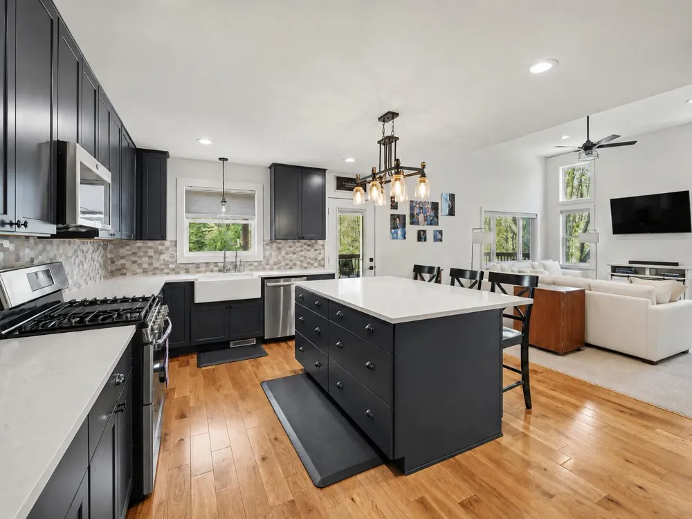 8300 Grand River Drive SE Cascade Charter Township, MI 49301