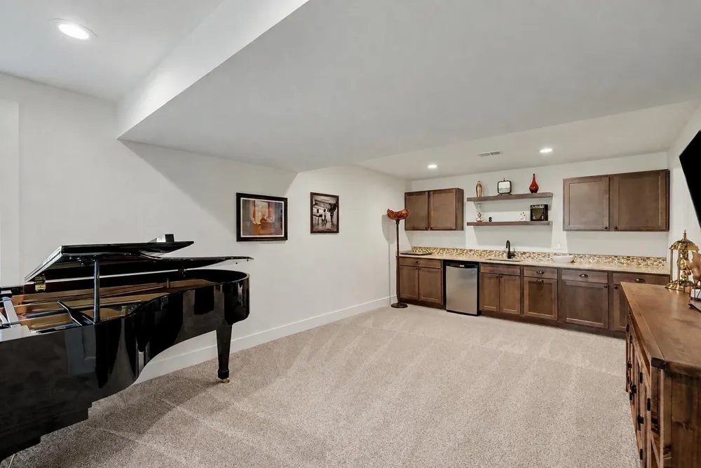 8300 Grand River Drive SE Cascade Charter Township, MI 49301