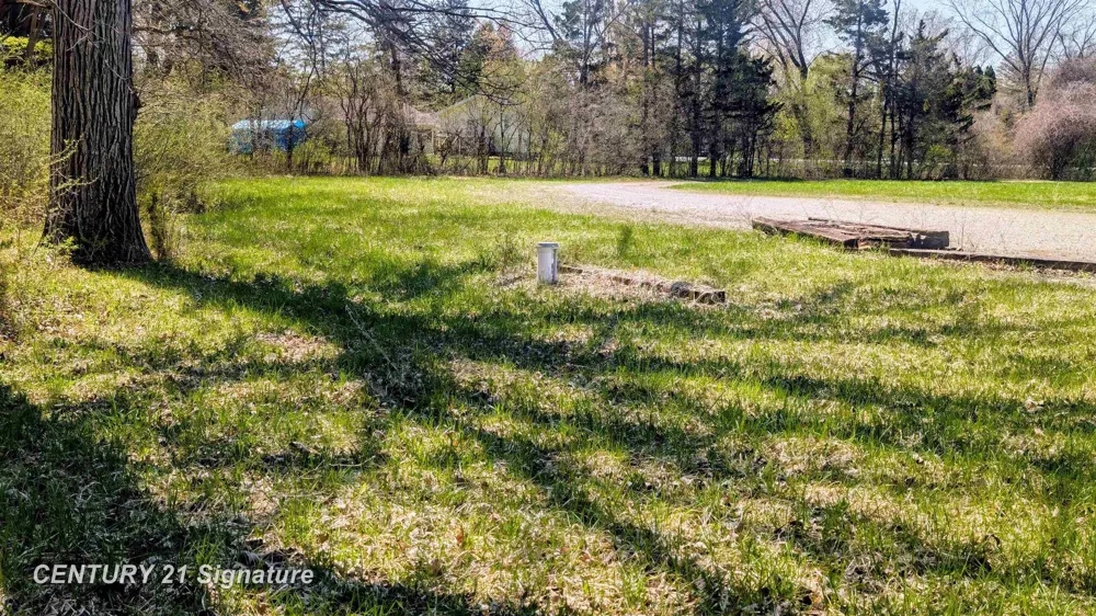 13615 Dixie Highway Birch Run Township, MI 48415