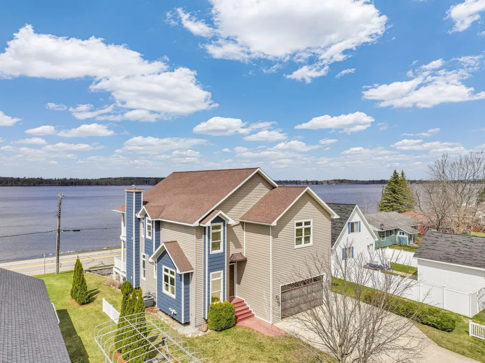 2121 Sunnyside Drive Cadillac City, MI 49601