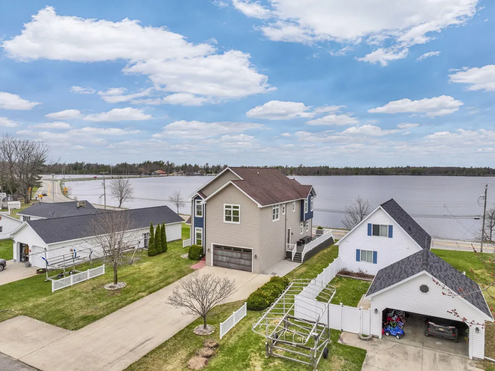2121 Sunnyside Drive Cadillac City, MI 49601