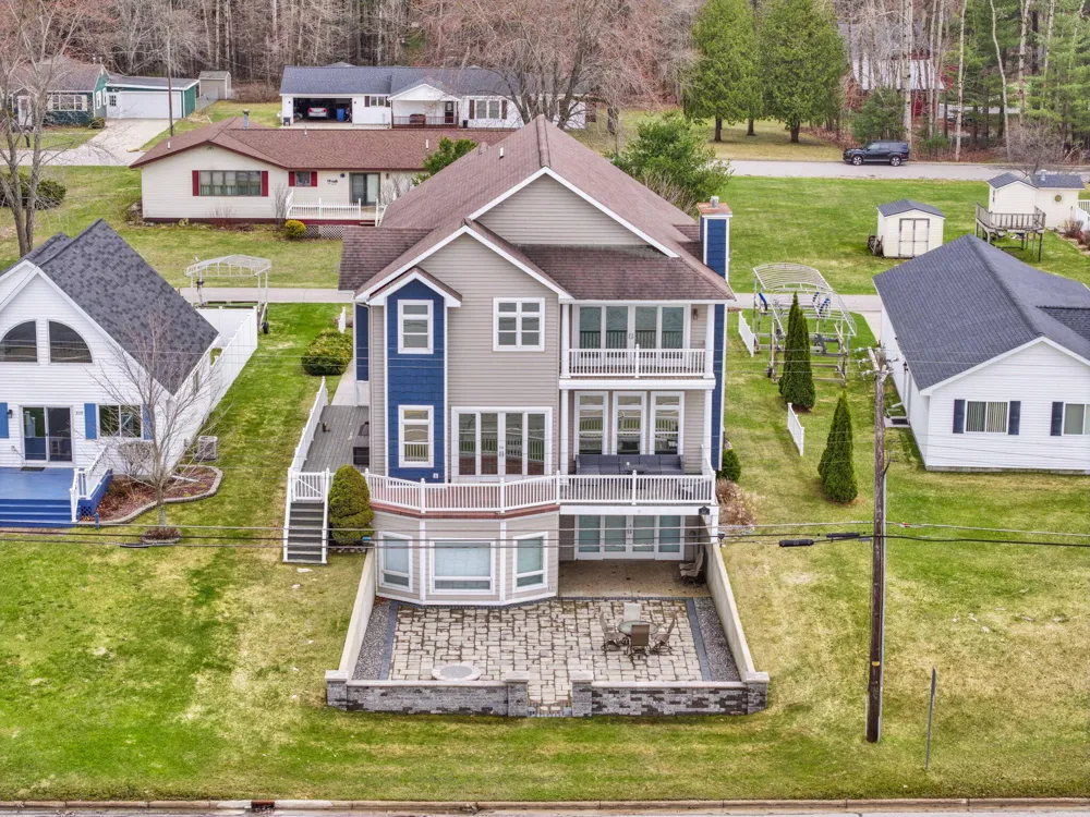 2121 Sunnyside Drive Cadillac City, MI 49601