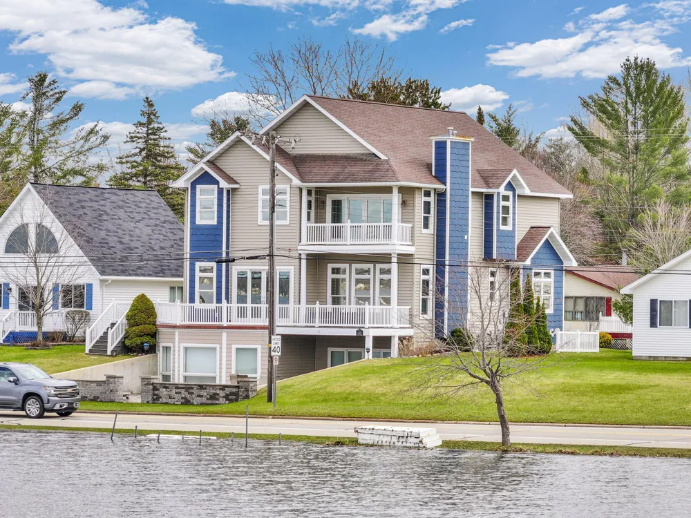 2121 Sunnyside Drive Cadillac City, MI 49601