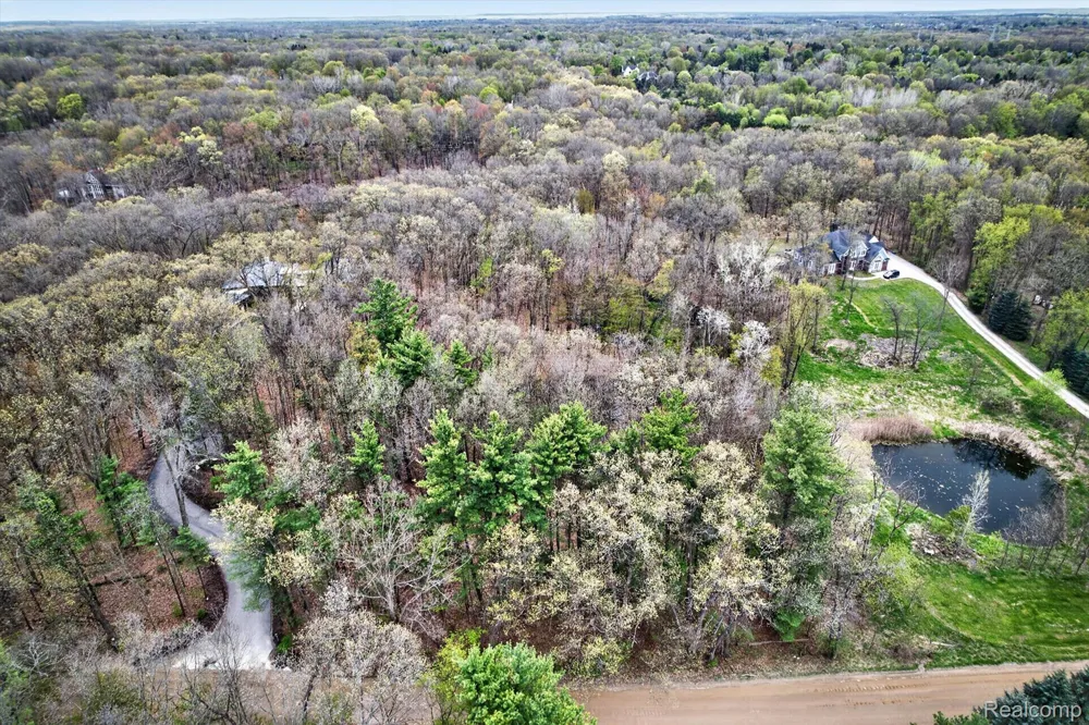 6944 Cooley Lake Road White Lake Charter Township, MI 48383