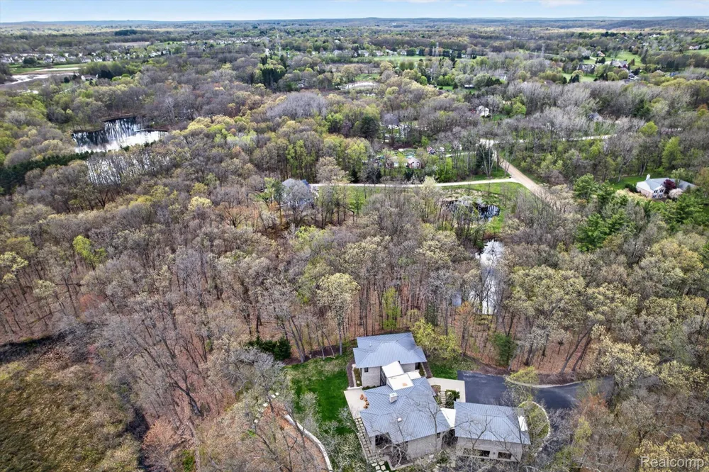 6944 Cooley Lake Road White Lake Charter Township, MI 48383