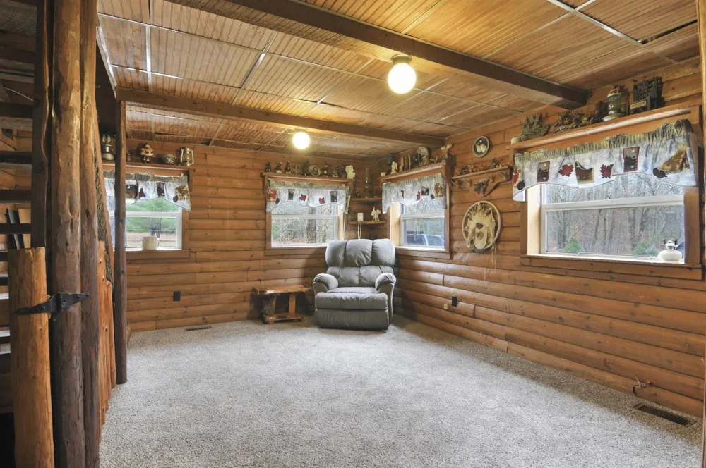 2561 E Johnson Road Norwich Township, MI 49651