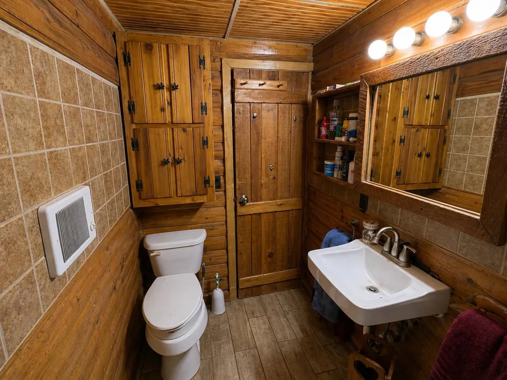 2561 E Johnson Road Norwich Township, MI 49651