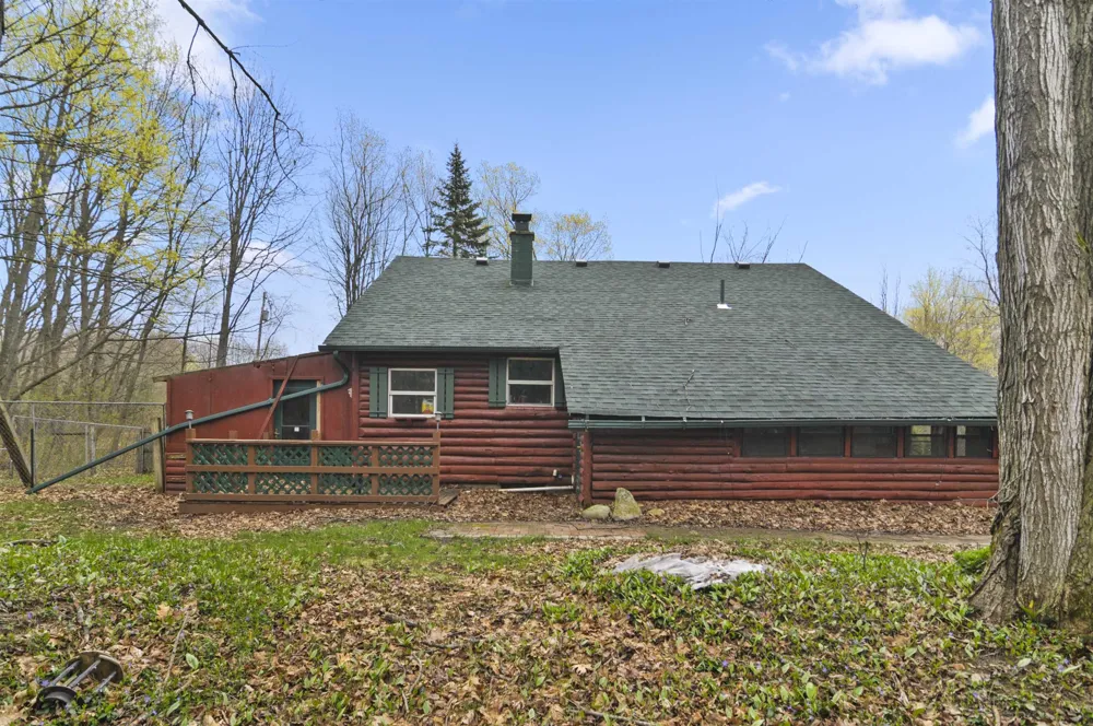 2561 E Johnson Road Norwich Township, MI 49651