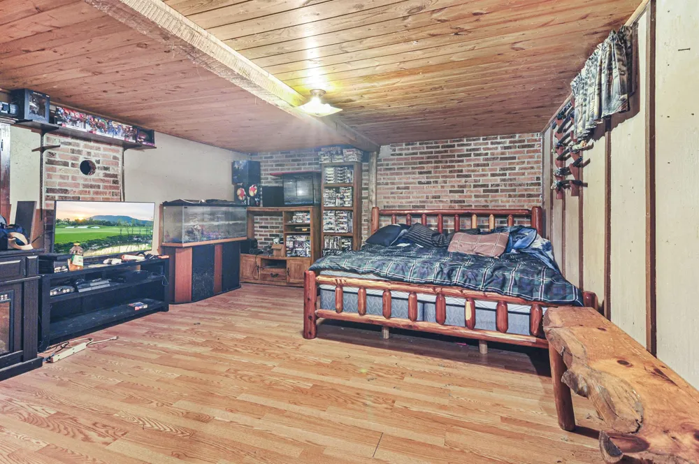 2561 E Johnson Road Norwich Township, MI 49651