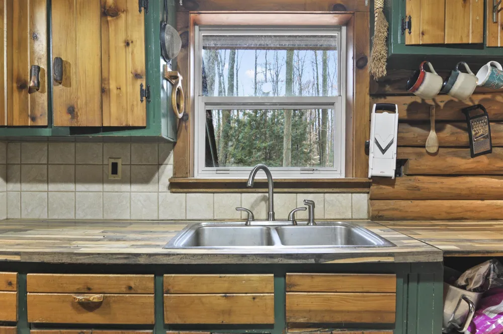 2561 E Johnson Road Norwich Township, MI 49651