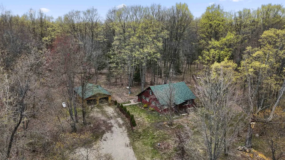 2561 E Johnson Road Norwich Township, MI 49651