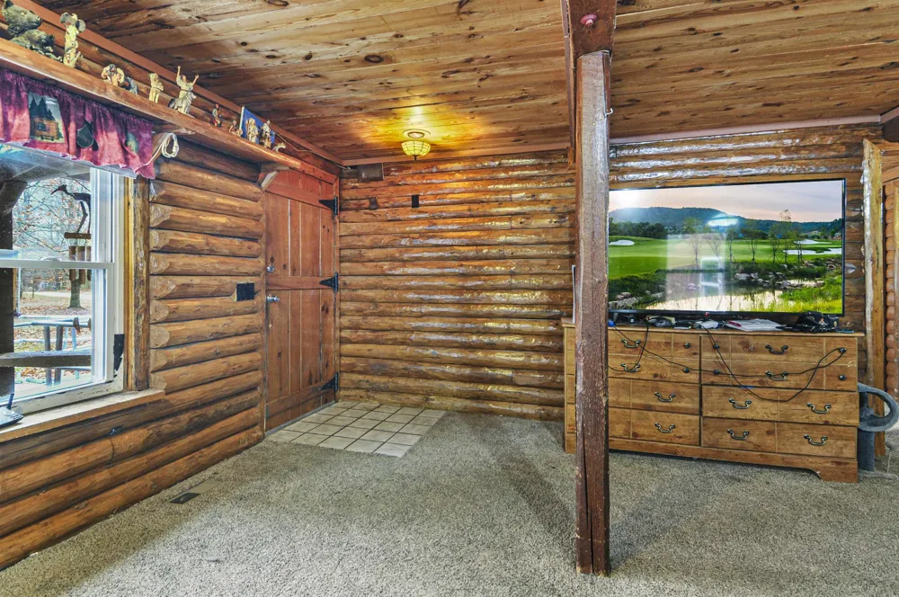 2561 E Johnson Road Norwich Township, MI 49651