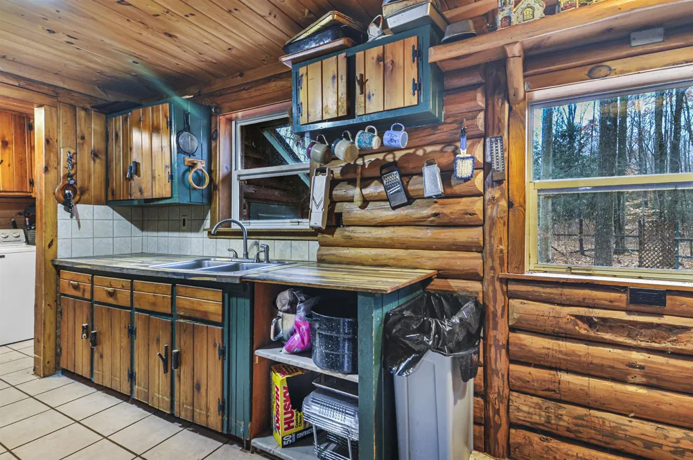 2561 E Johnson Road Norwich Township, MI 49651
