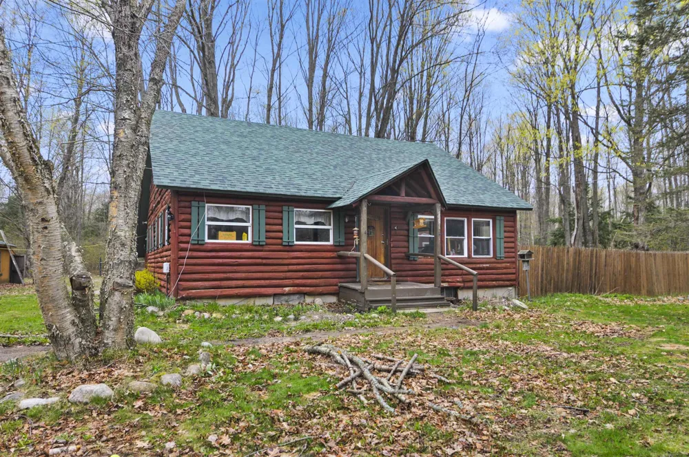 2561 E Johnson Road Norwich Township, MI 49651