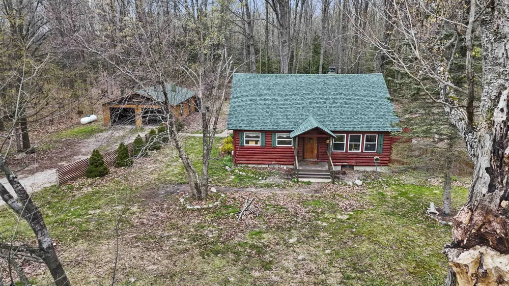2561 E Johnson Road Norwich Township, MI 49651