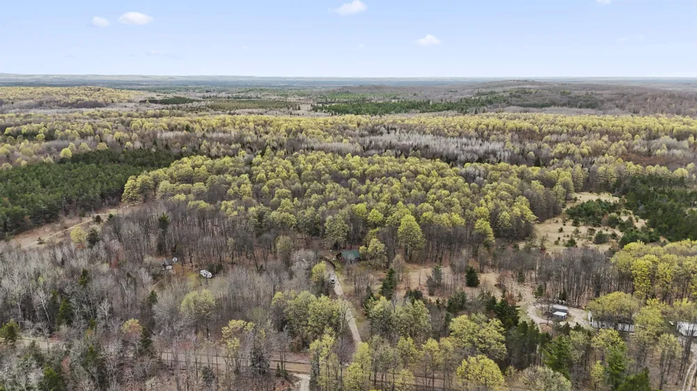 2561 E Johnson Road Norwich Township, MI 49651