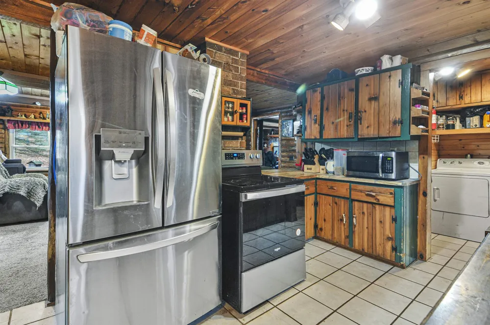 2561 E Johnson Road Norwich Township, MI 49651