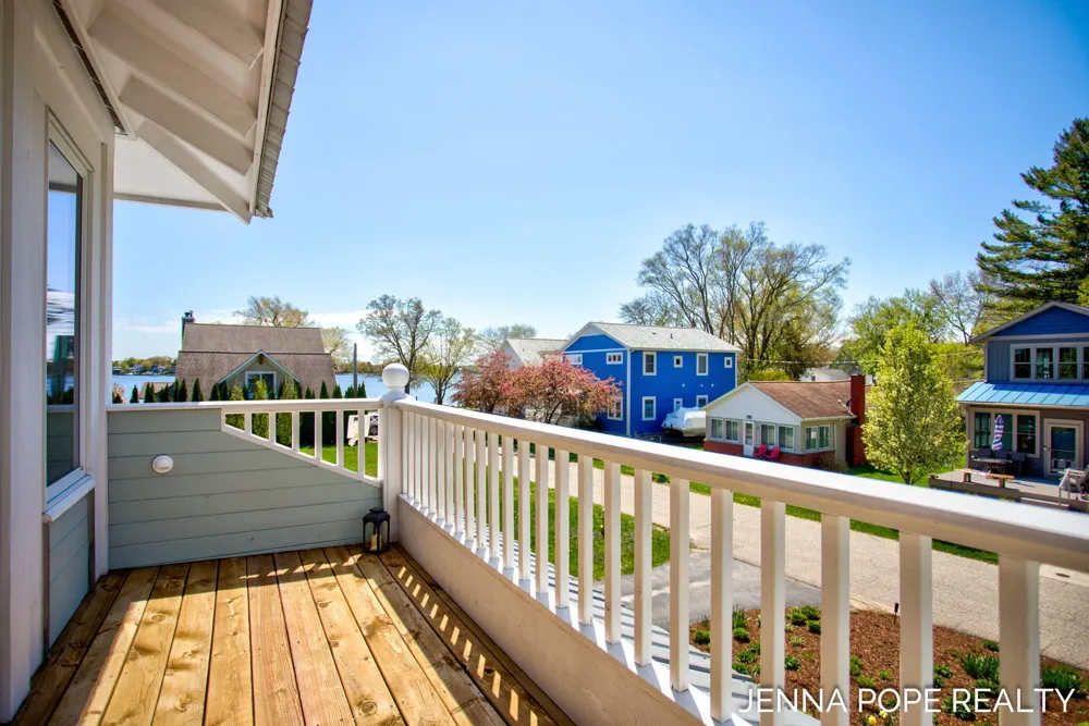 17554 Grand River Avenue Ferrysburg City, MI 49456