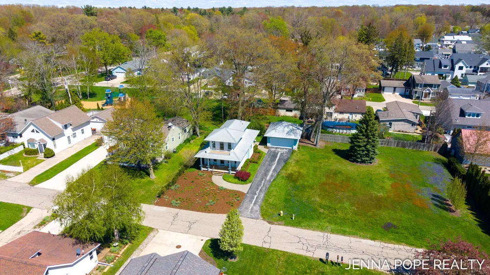 17554 Grand River Avenue Ferrysburg City, MI 49456