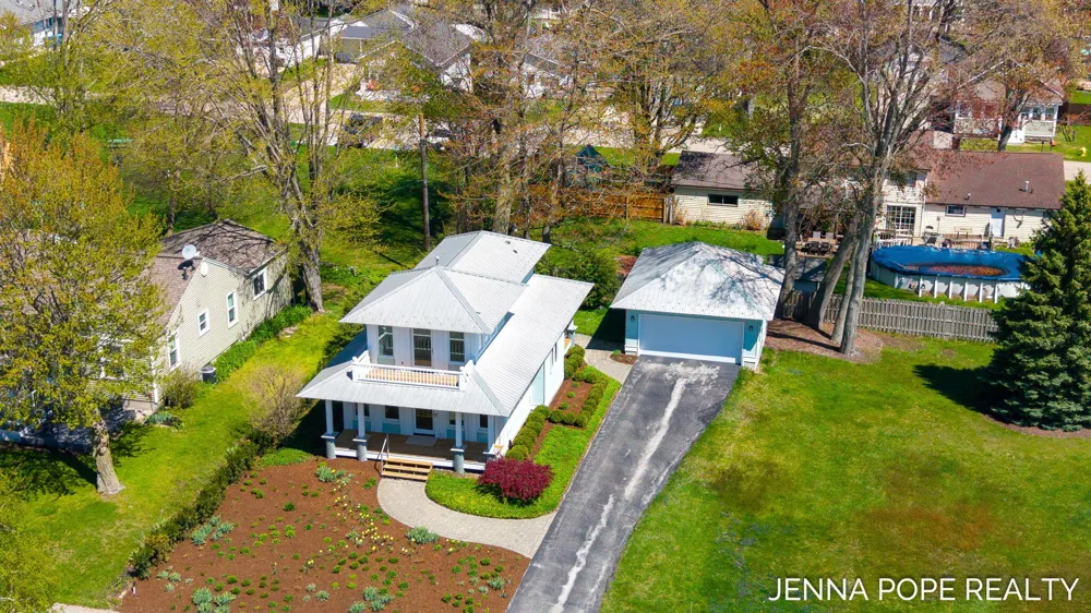 17554 Grand River Avenue Ferrysburg City, MI 49456