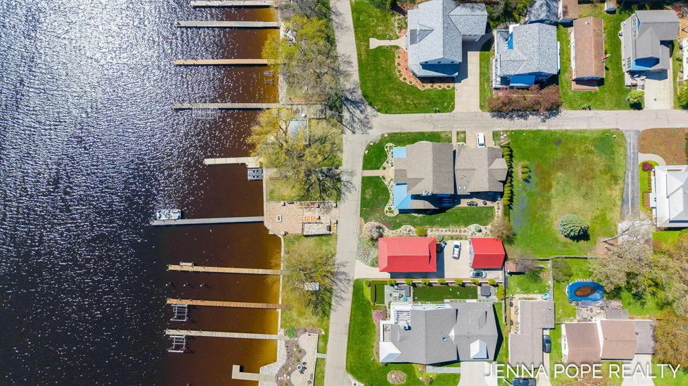 17554 Grand River Avenue Ferrysburg City, MI 49456