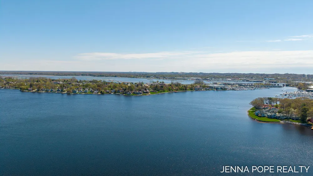 17554 Grand River Avenue Ferrysburg City, MI 49456