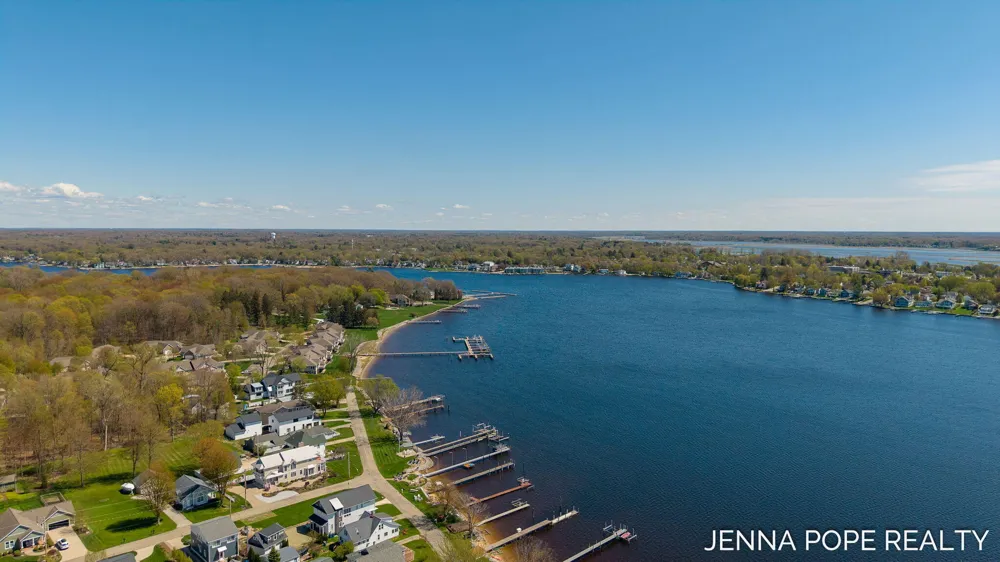 17554 Grand River Avenue Ferrysburg City, MI 49456