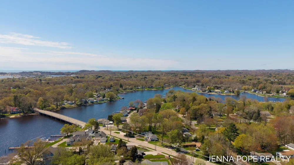 17554 Grand River Avenue Ferrysburg City, MI 49456