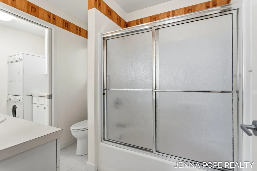 17554 Grand River Avenue Ferrysburg City, MI 49456