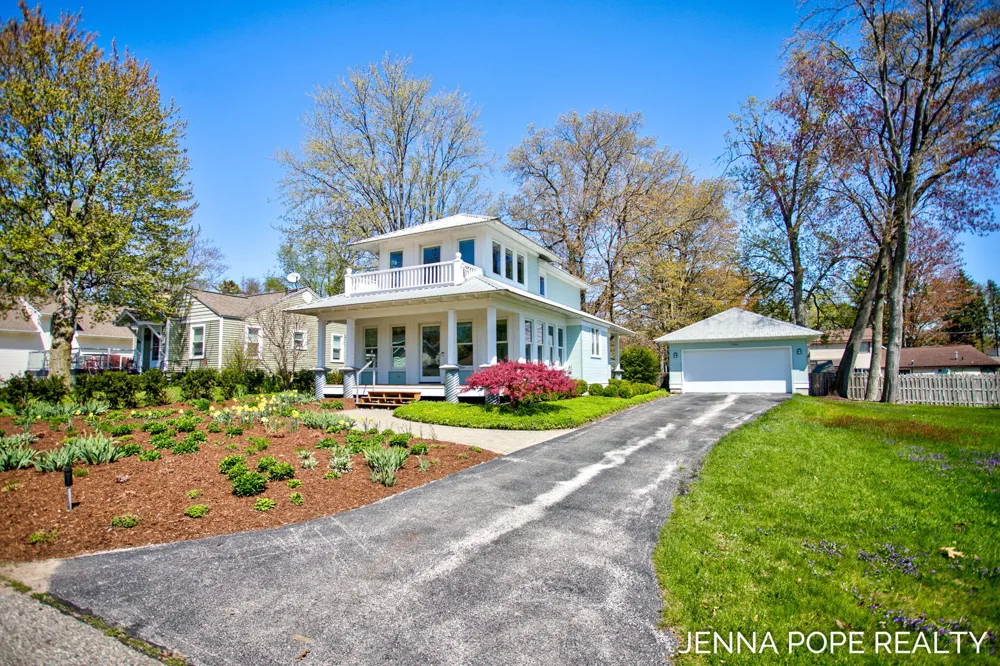 17554 Grand River Avenue Ferrysburg City, MI 49456