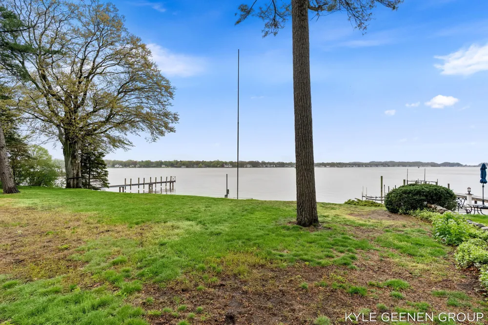 1418 Waukazoo Drive Park Township, MI 49424