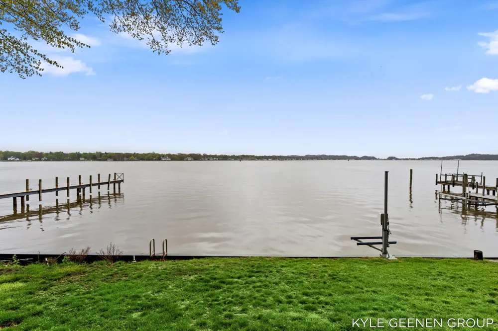 1418 Waukazoo Drive Park Township, MI 49424