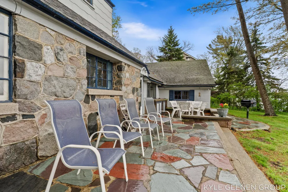 1418 Waukazoo Drive Park Township, MI 49424